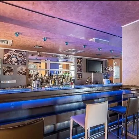 16 - Rainbow Complex * Sluneční pobřeží